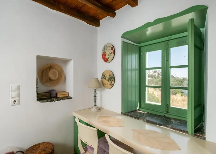 Traditional Village Loft, Plaka Milos