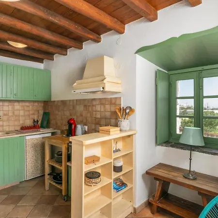 Traditional Village Loft, Plaka Milos